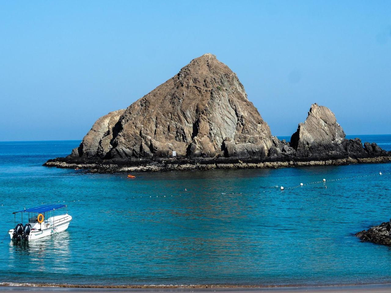 V Hotel Fujairah Luaran gambar